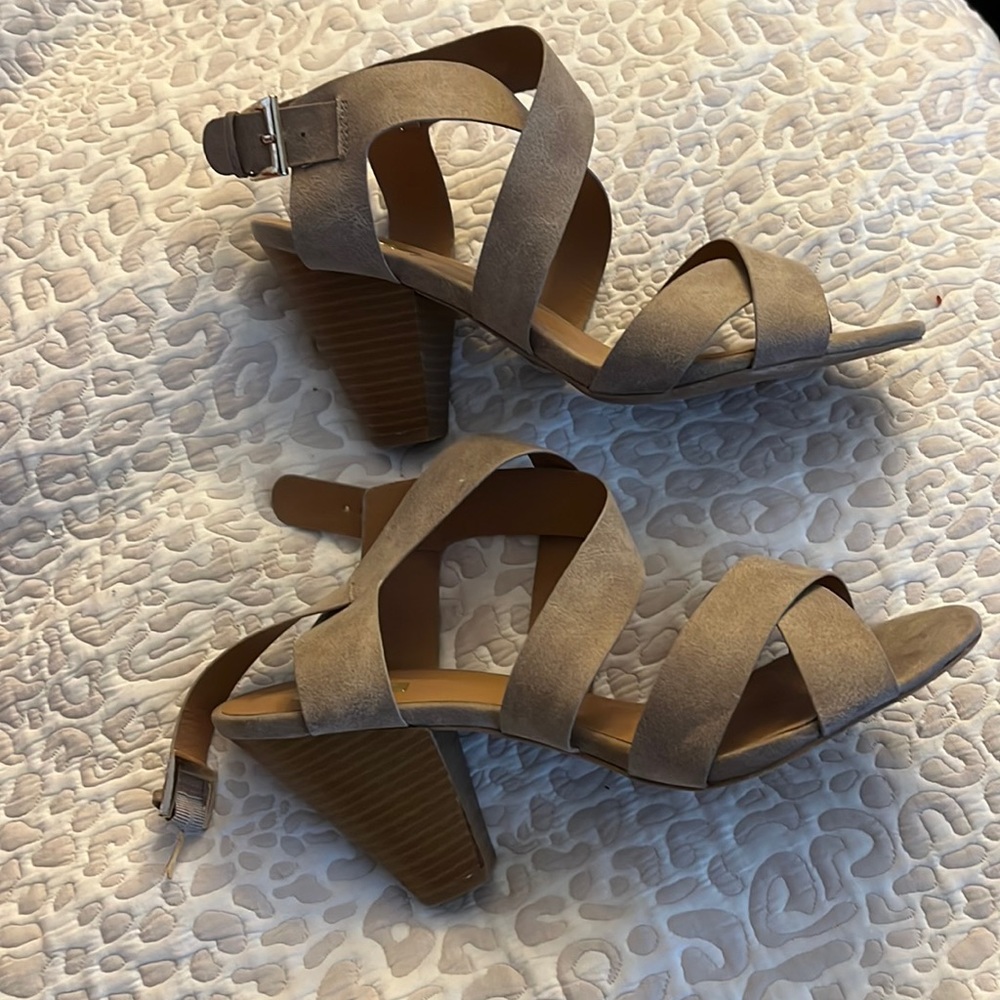 Strappy heeled Sandal